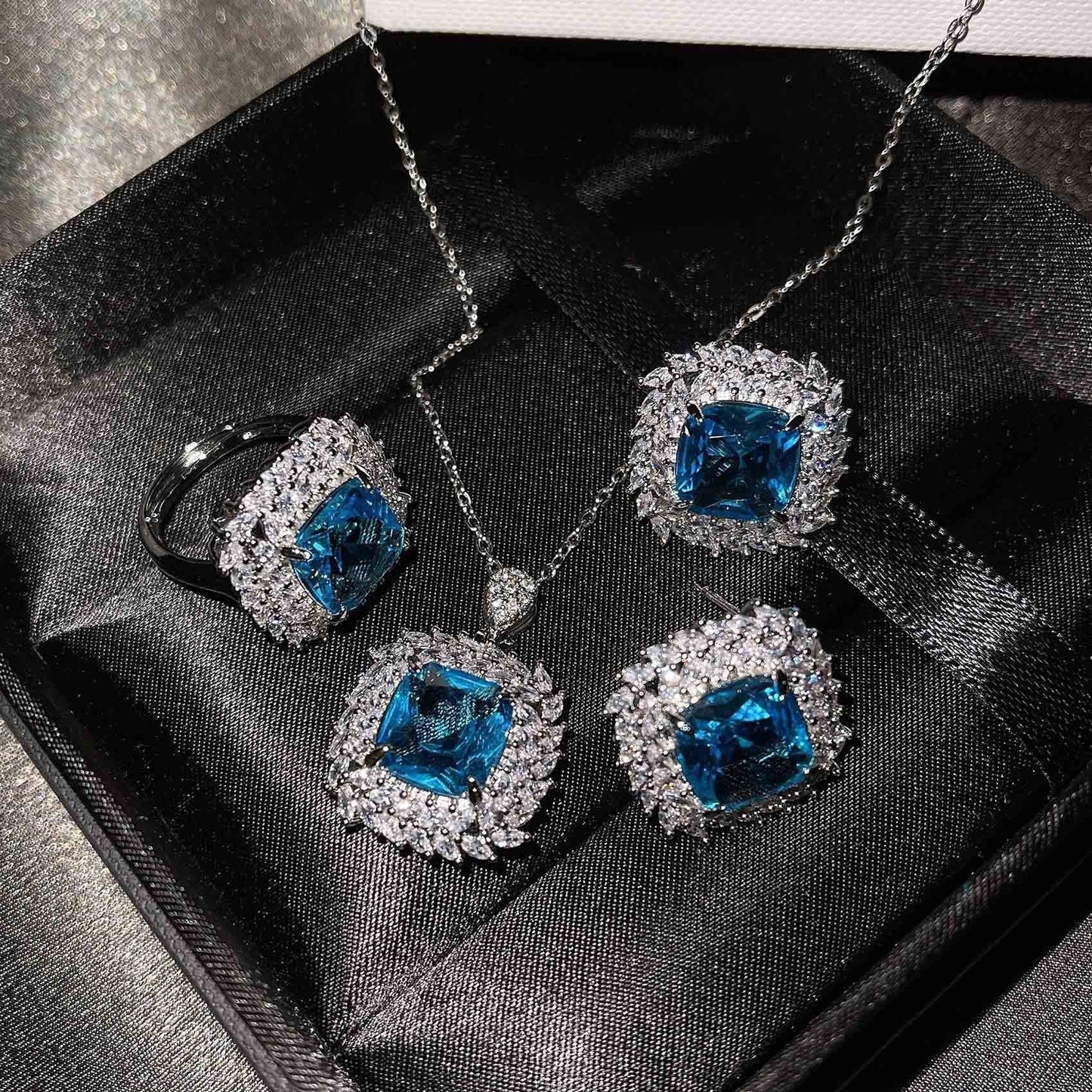 Caelith Verdane Blue Set | White Gold