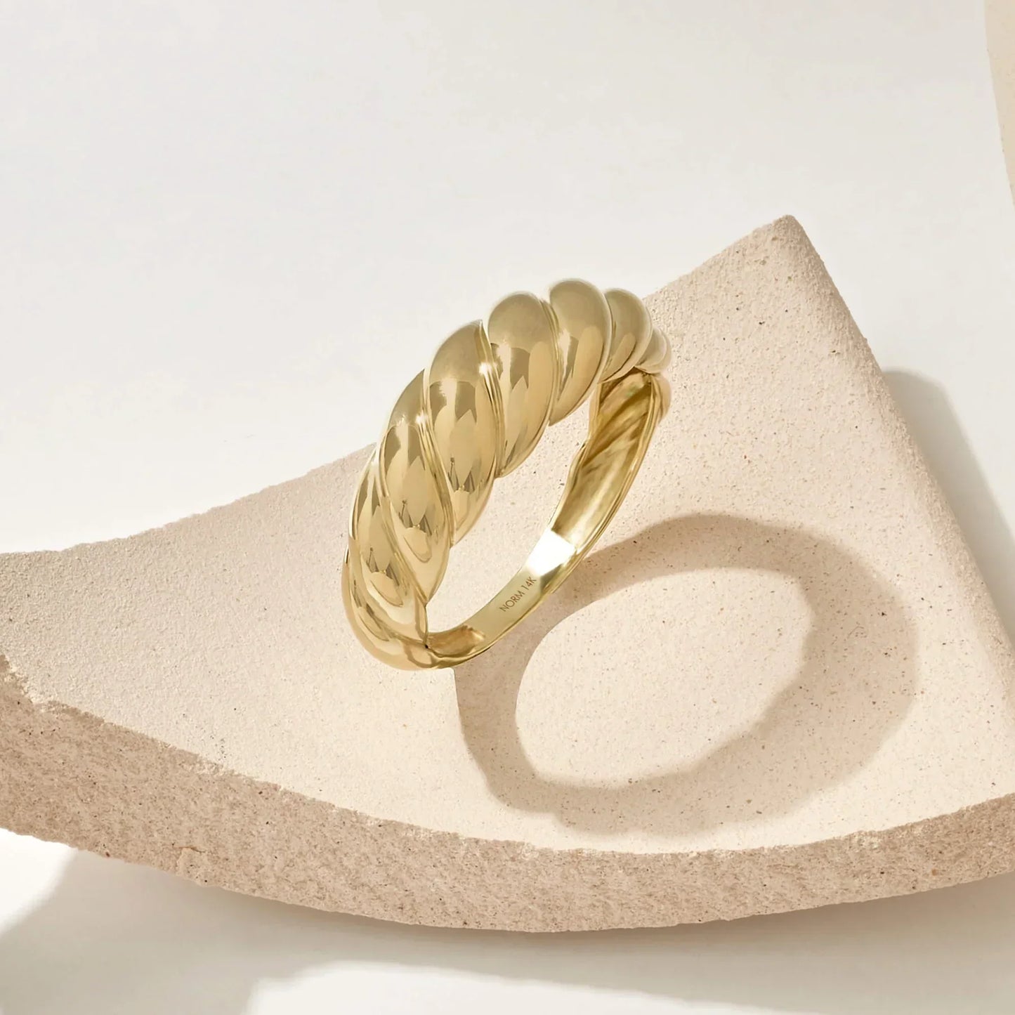 Croissant Ring | Gold